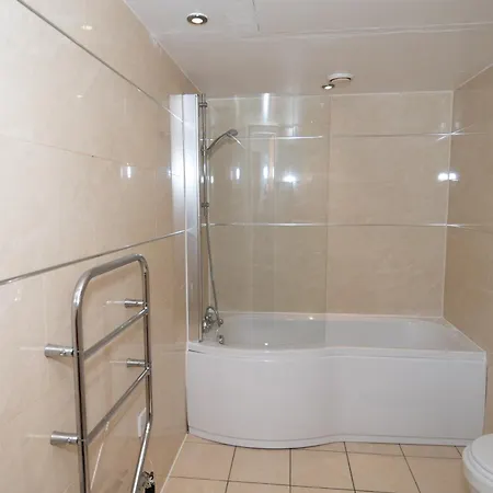 The Skyline Luxe - Executive 2br Retreat In Centre * Μπράντφορντ