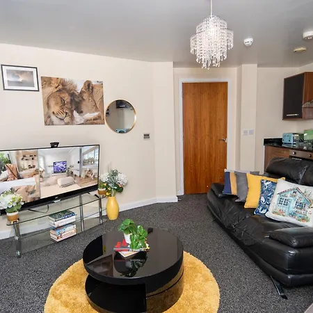 Center, Free Wifi For Contractor, Family Bradford (West Yorkshire)