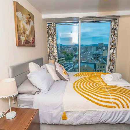 The Skyline Luxe - Executive 2br Retreat In Centre Μπράντφορντ