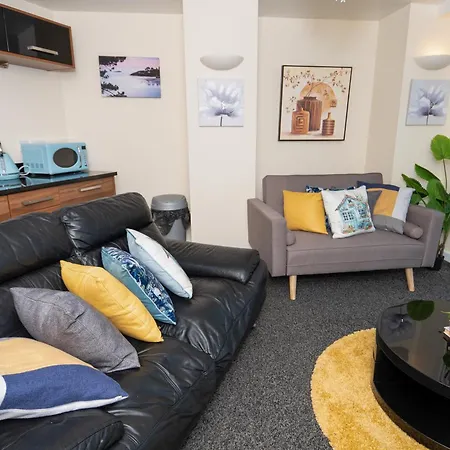 The Skyline Luxe - Executive 2br Retreat In Centre Μπράντφορντ
