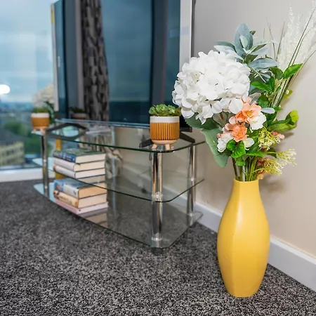 The Skyline Luxe - Executive 2br Retreat In Centre * Μπράντφορντ