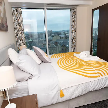 The Skyline Luxe - Executive 2br Retreat In Centre Διαμέρισμα *