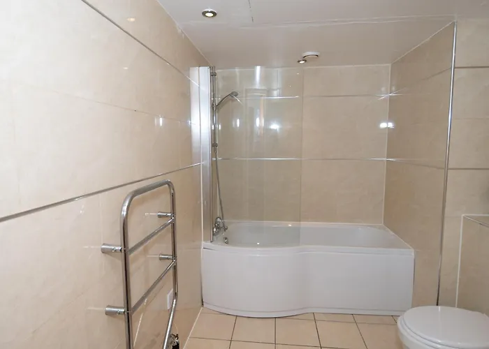 Center, Free Wifi For Contractor, Family * Bradford (West Yorkshire)