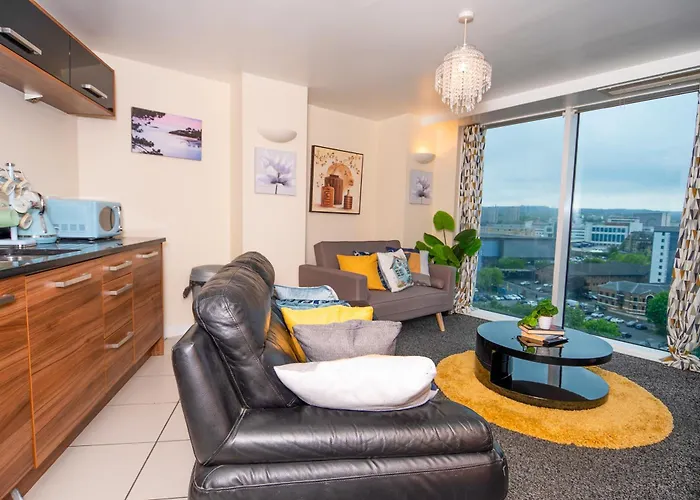 Center, Free Wifi For Contractor, Family Bradford (West Yorkshire)