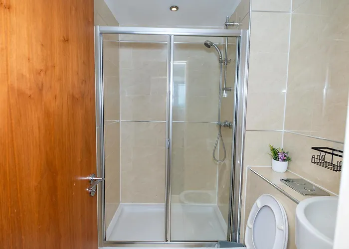 Center, Free Wifi For Contractor, Family Apartment Bradford (West Yorkshire)