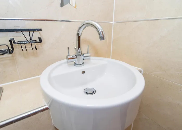 Apartment Center, Free Wifi For Contractor, Family