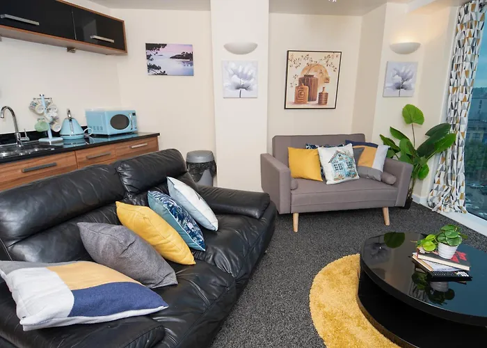 Center, Free Wifi For Contractor, Family Bradford (West Yorkshire)