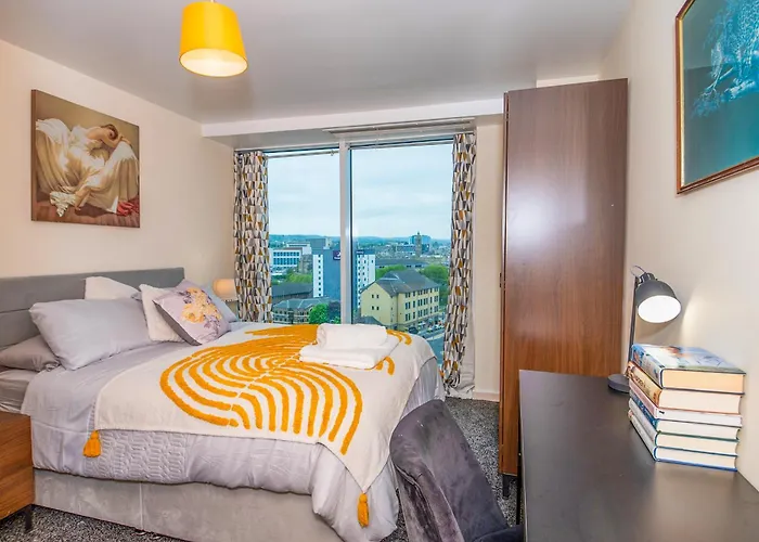 Apartment Center, Free Wifi For Contractor, Family Bradford (West Yorkshire)