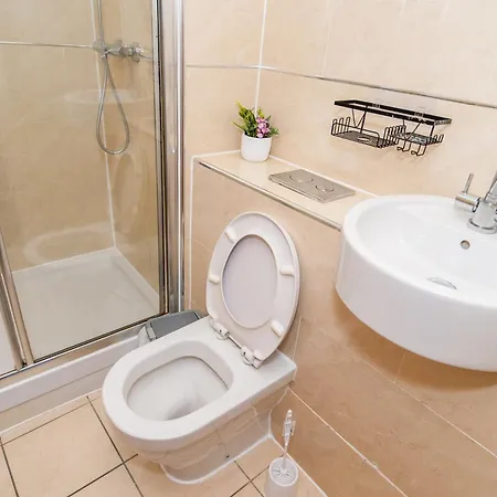 Center, Free Wifi For Contractor, Family